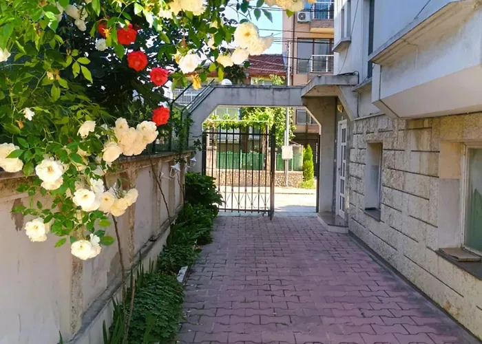 Apartment Uspeh Bg *